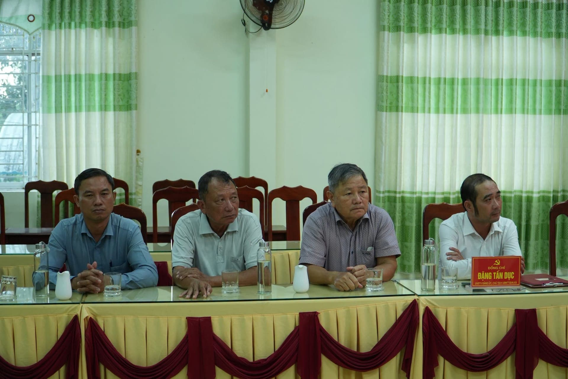 Hội Đồng Hương Thăng Phú trao tặng 120 triệu đồng hỗ trợ an sinh và khuyến học cho quê hương